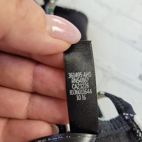 Victoria's Secret VSX Sports Bra Bralette Crop Top White black multicolor size S - Picture 14 of 14